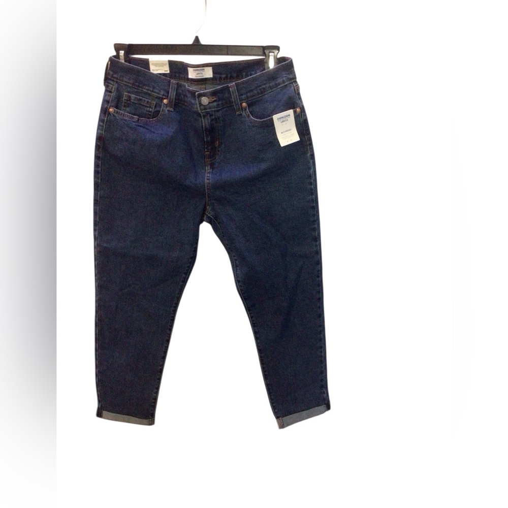 NWT...Womens Denizen Levi's jeans . Size 6/28